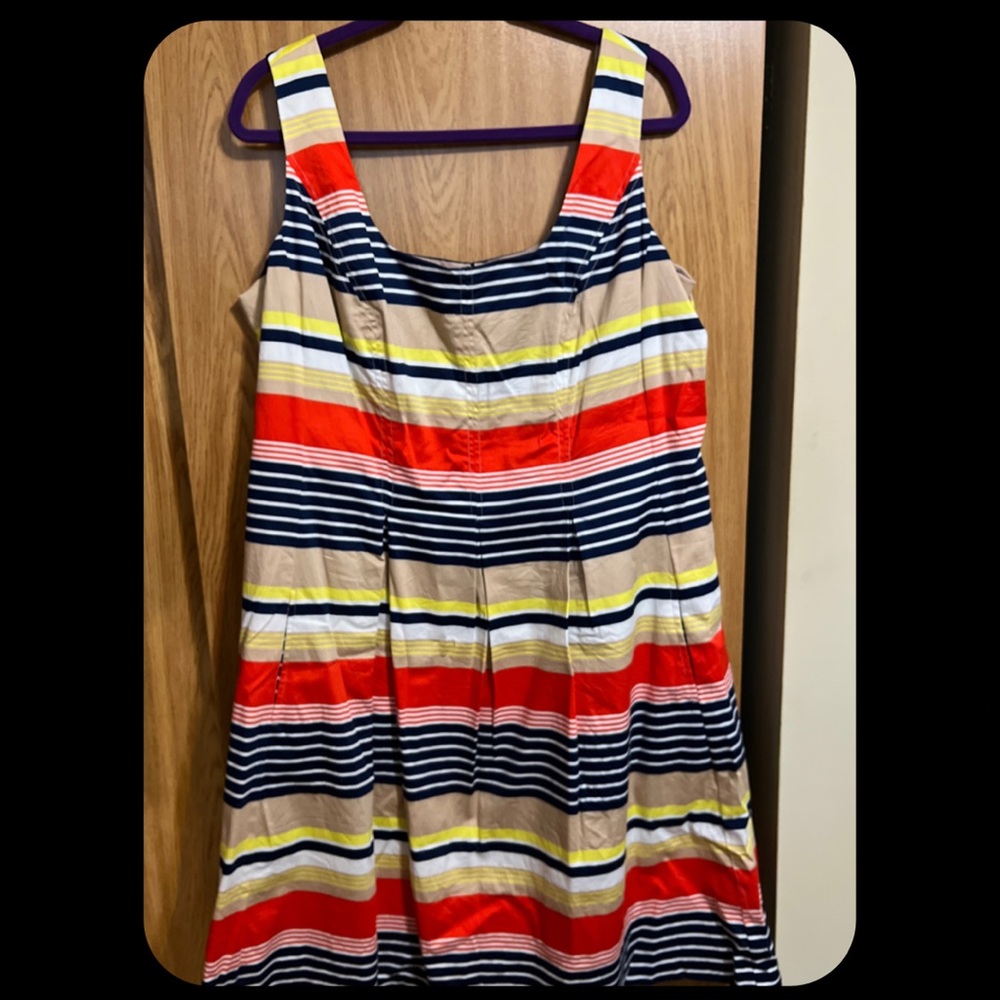 NINE WEST dress w/POCKETS!
